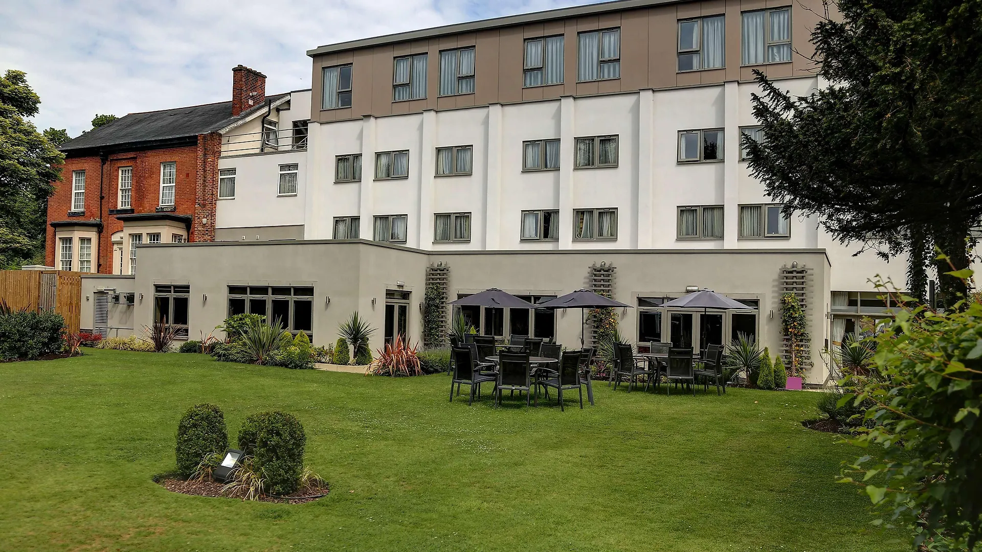 Best Western Plus Pinewood Manchester Airport-Wilmslow Hotel